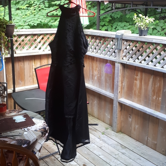 Dress - Picture 3 of 3